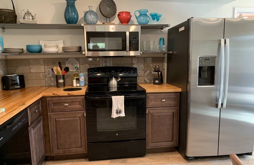 Limberlost Maison | Desert Morada Casita P 1 BED 1 BATH Dog ONLY! max 2-NO OTHER PETS