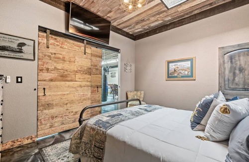 Valley Farms Maison | Desert Oasis Hideaway with Epic Game Room & Pool