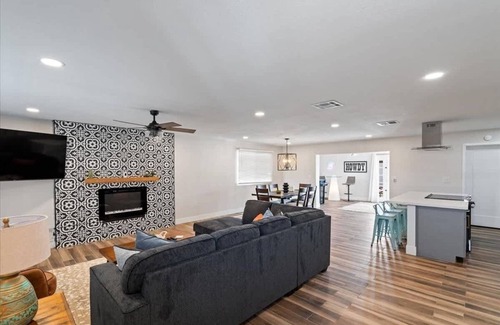 Tempe Maison | Desert Oasis in Tempe w/Pool and Arcade