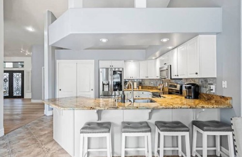 Val Vista Lakes Maison | Desert Oasis in Val Vista Lakes - Heated Pool