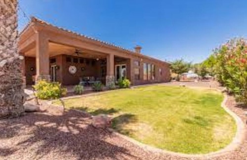 Maricopa County Maison | Desert Oasis Resort Style w/ POOL & Hot Tub - Indoor & Outdoor Games