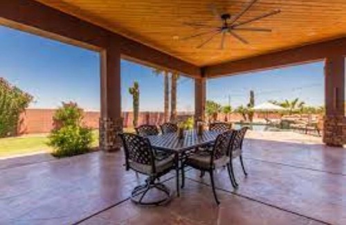 Maricopa County Maison | Desert Oasis Resort Style w/ POOL & Hot Tub - Indoor & Outdoor Games