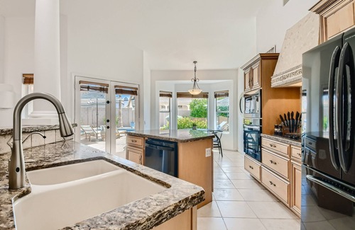 Val Vista Lakes Maison | Desert Palm Villa - Heatable Pool, Large 1 Story, 2 Ensuites