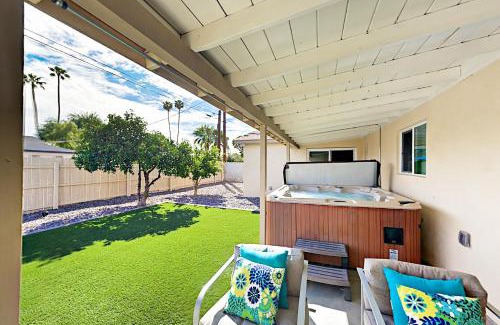 New Papago Parkway Maison | Desert Paradise