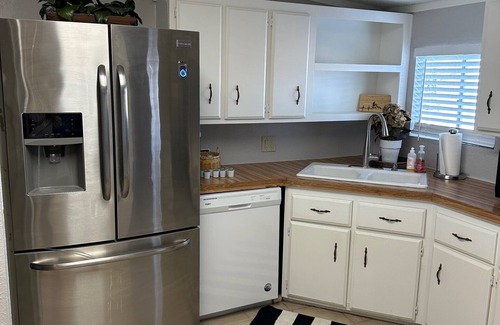 Apache Junction Maison | Desert Ranch House tucked into Nature's Beauty all around!