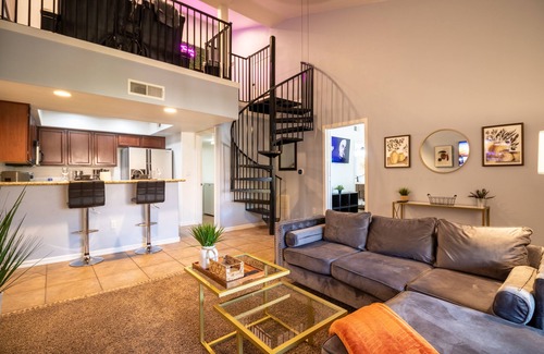 Chandler Copropriété | Desert Retreat: Luxury Condo Loft - Work Friendly