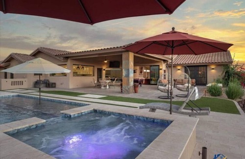 Carefree Maison | Desert Serenity Mountain Estate+ShuffleboardCourt+MountainViews+Horseshoes+HtdPool+PoolTable