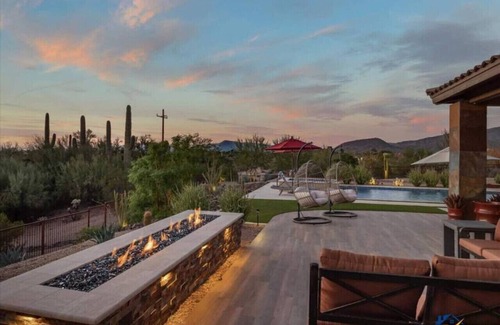 Carefree Maison | Desert Serenity Mountain Estate+ShuffleboardCourt+MountainViews+Horseshoes+HtdPool+PoolTable