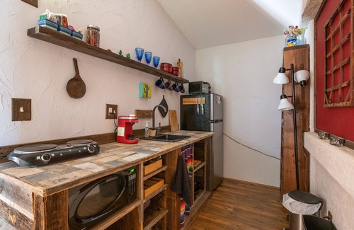 Picture Rocks Appartement | Desert Solitaire Casita - Rustic Mexican Styling