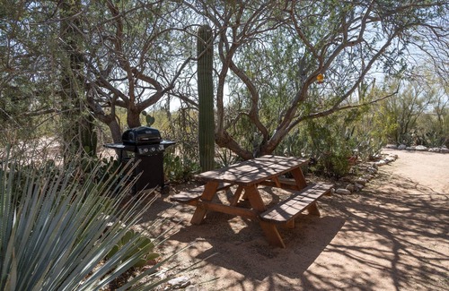 Picture Rocks Appartement | Desert Solitaire Casita - Rustic Mexican Styling