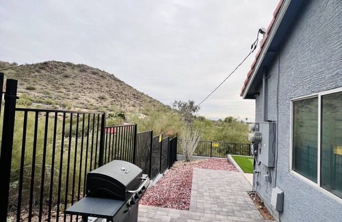North Mountain Maison | Desert Valley Stay - Mountain Views