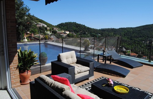 Sant Fost de Campsentelles Maison | MAISON DESIGN AVEC PISCINE SPA MAISON DESIGN AVEC PISCINE SPA ET VUES INCROYABLES