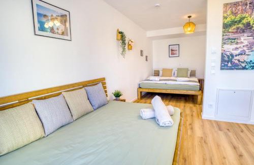 Scheyern Appartement | Design Apartment Bavaria - Küche, Smart-TV & Mehr