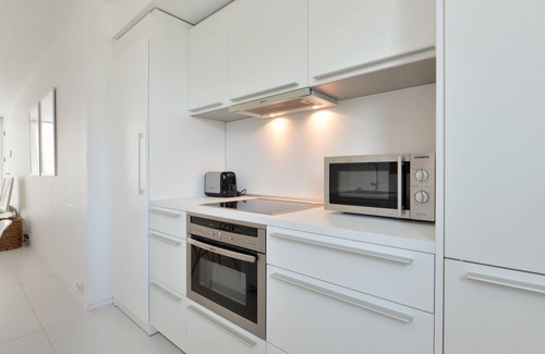 Talamanca Appartement | Appartement design pour 4 personnes au meilleur endroit. Devant PACHA & Lio.