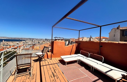 Saint-Lambert Maison | Design triplex with sea view, terrace, 2 bedrooms, near Notre-Dame de la Garde