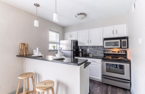 North Dallas Appartement | Designed to Relax-NO PARTIES ALLOWED
