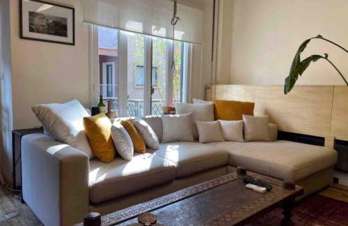 Gemmayzeh Appartement | Designer 1BR apt in Gemmayze