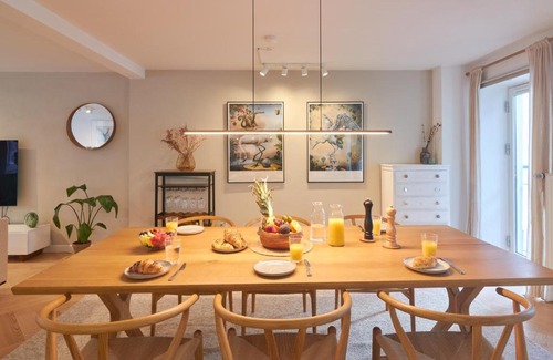 Copenhagen City Centre Appartement | Designer 2 BR Home with Private Balcony