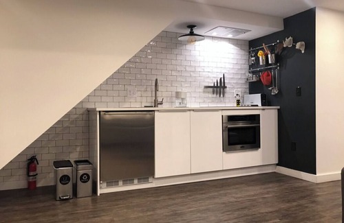 North Cleveland Park Maison | Designer Apartment with All the Amenities!