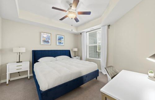 Sparks Appartement | Designer Apt with Jacuzzi, Sky Lounge, Gym Access