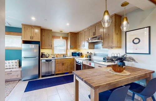 Central Tacoma Appartement | Designer Cottage | Accessible Kitchen & Bathroom | 5 Minutes to Downtown