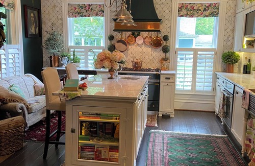 Lewisburg Maison | Designer Decorated Estate in Historic Downtown Lewisburg, West Virginia