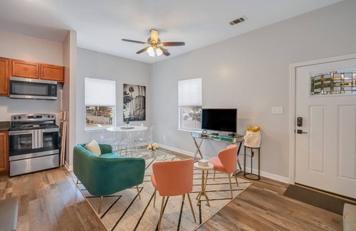Metropolitan Maison | Designer Digs w/ Amazing Patio, Walk Everywhere by Lucky Savannah