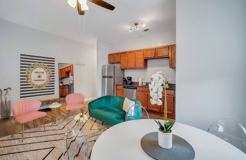 Metropolitan Maison | Designer Digs w/ Amazing Patio, Walk Everywhere by Lucky Savannah