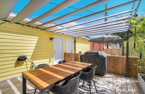 Metropolitan Maison | Designer Digs w/ Amazing Patio, Walk Everywhere by Lucky Savannah