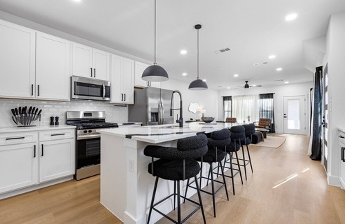 South Dallas - Fair Park Maison | Designer Event Open Luxurious 6BD Retreat