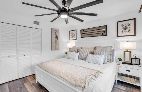 Park Shore Maison | Designer Furnished and Views