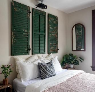 Hudson Maison | Designer Home, Hot Tub, Private Yard, & Projector