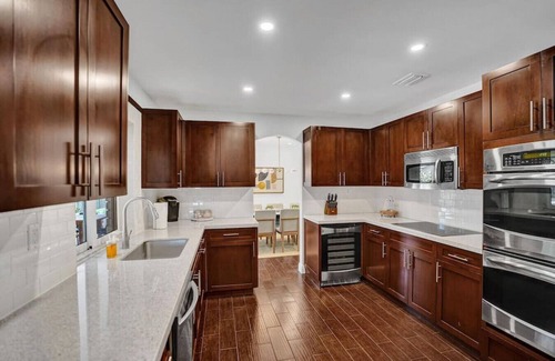 Imperial Point Maison | Designer Home | Private Pool & BBQ | 1.5mi to Beach