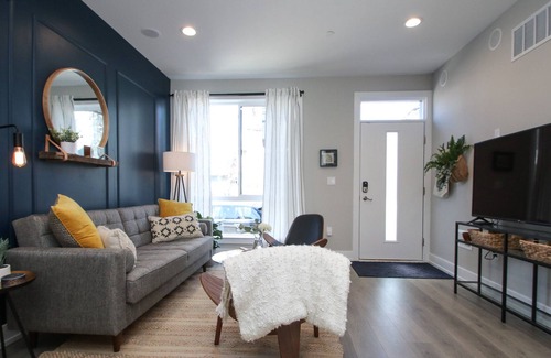 South Philadelphia Maison | Designer Home with Roof deck!4B/3B, Sleeps 10!