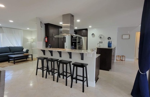 Boca Raton Maison | Designer House Heated Pool 3 mi. from the Beach & Downtown