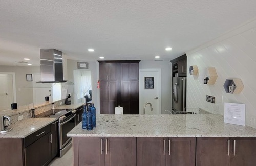 Boca Raton Maison | Designer House Heated Pool 3 mi. from the Beach & Downtown