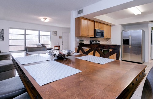 Fort Lauderdale Villa | DESIGNER OASIS RESORT ..11 CHAMBRES D'HÔTES .SLEEPS 24 PERSONNES
