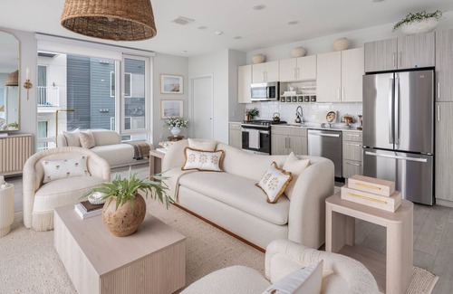 Revere Copropriété | Designer Oceanview Cottage, 360 Views, Near Downtown Boston & Airport, Sleeps 6