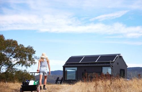 Moonambel Maison | Designer Off-Grid Cabin Retreat by Famous Startup - Neada