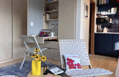 Hollywood District Cottage | Designer Owned Suite in Historic Hollywood District
