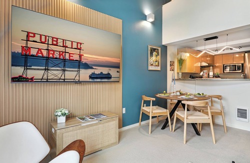 Belltown Maison | Designer Penthouse. Space Needle View From Sofa & Prime Location