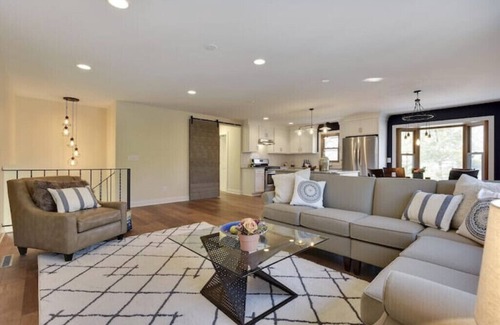 Shorewood Maison | Designer Rental in Excelsior - walk to everything!