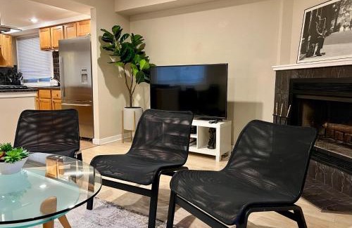 Old Town Maison | Designer Themed 4 Bedroom in Best Location with Patio and Fireplace