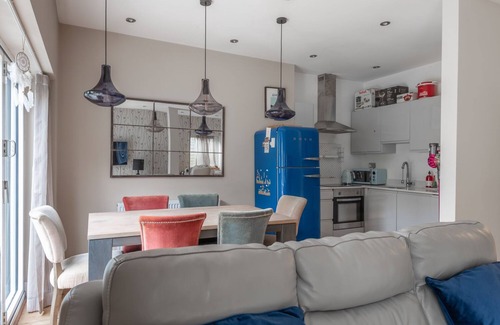 Mapesbury Appartement | Designer Two Bedroom Apartment with Large Garden