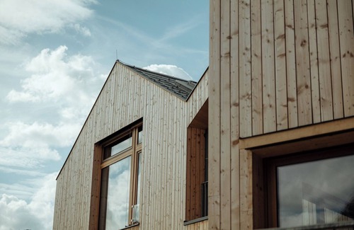 Ehrwald Maison | Designer vacation home with garden and great mountain views