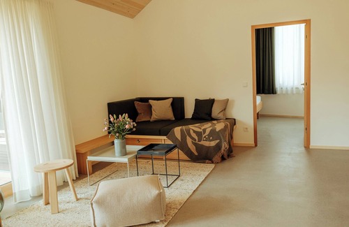 Ehrwald Maison | Designer vacation home with garden and great mountain views