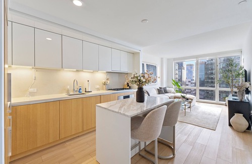 Hell's Kitchen Appartement | DESIGNER’S DREAM HOME!! Huge Luxury 1 Bedroom Suite - best location by Times Sq