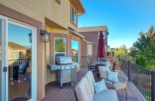 Colorado Springs Maison | Quartier haut de gamme près des restaurants, des magasins et de la ceinture de verdure (profitez de 2400 pieds carrés)