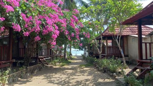 Sekotong Barat Cabine | Dessert Point Bungalow