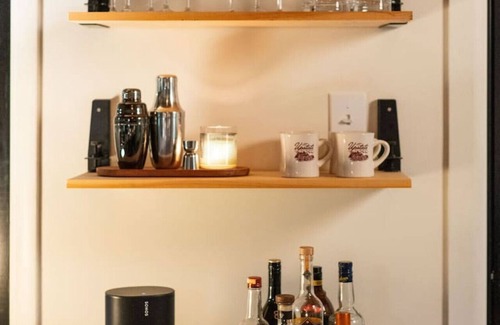 Denver Appartement | Destino Catskills Chalet - Hot Tub and Fire Place
